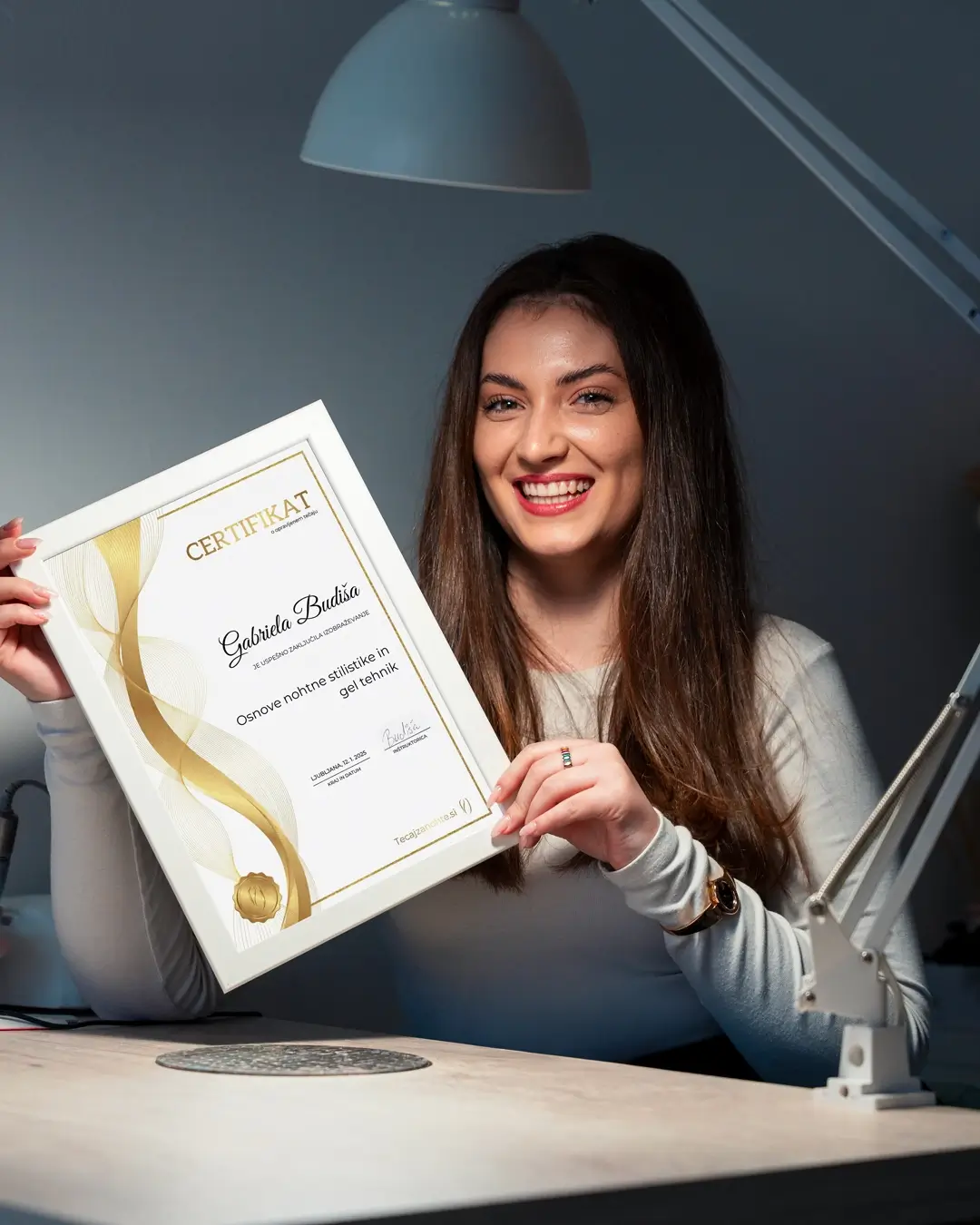 Certifikat Osnove nohtne stilistike in gel tehnik